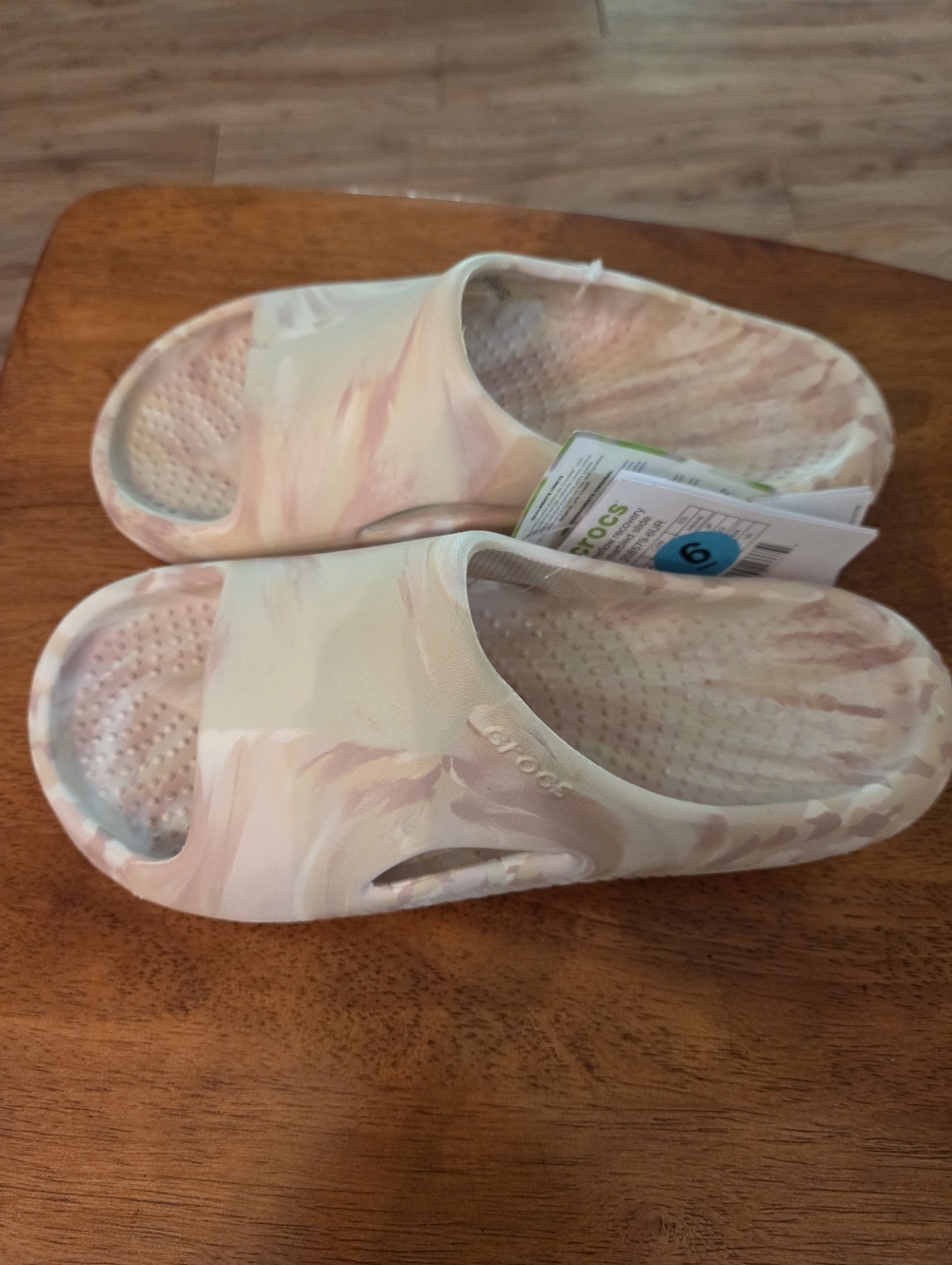 CROCS Mellow Recovery Marbled Slides Light Pink Womens 6 Comfort Sandal NWT